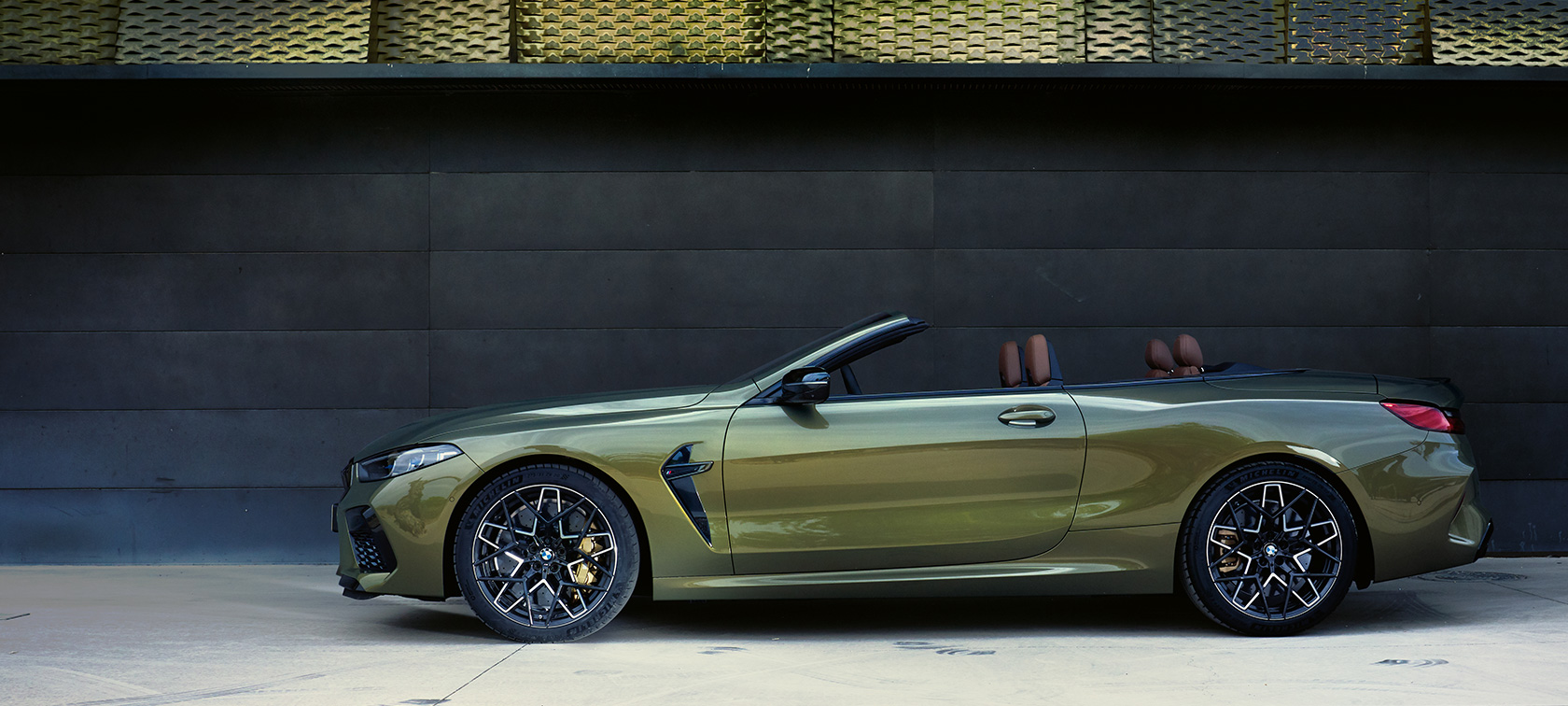 BMW M8 Competition Cabriolet, BMW Individual Brass